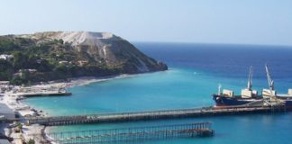 Tragedia a Lipari: 44enne precipita con l’auto in mare e muore annegato porticello