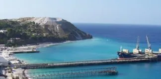 Tragedia a Lipari: 44enne precipita con l’auto in mare e muore annegato porticello