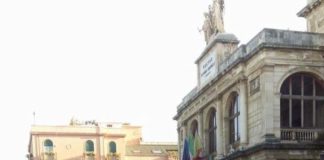 Messina, isola pedonale in auto via-laudamo