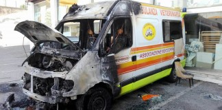 A Messina: incendiata, l’ambulanza veterinaria dell’Associazione Soccorriamoli