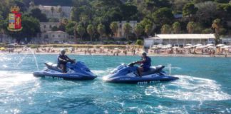 Messina, poliziotti in acquascooter acquascooter