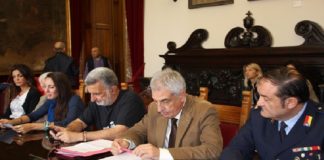 Gaetano Cacciola e Calogero Ferlisi precisano: sulle auto dei Vigili abbiamo scelto di comune accordo