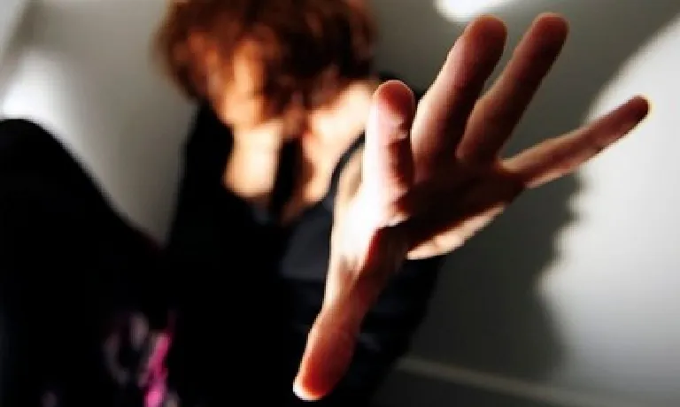 donna-picchiata