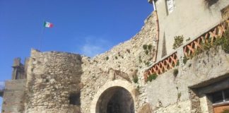Alla scoperta del Borgo di Rometta (ME) e delle Grotte Saracene Borgo di Rometta e Grotte Saracene