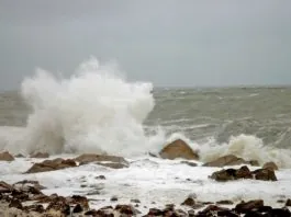Domani torna il maltempo in Sicilia mareggiata