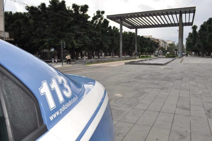 polizia piazza cairoli