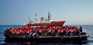 Oltre 500 clandestini in viaggio verso Pozzallo gommone-migranti