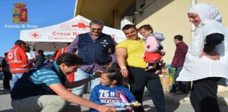 Ragusa: la Polizia di Stato e la Croce Rossa Italiana hanno concluso l’edizione del progetto “una barca di giocattoli 2017”