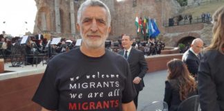 Taormina G7: Al Teatro Antico, il sindaco Renato Accorinti cambia veste