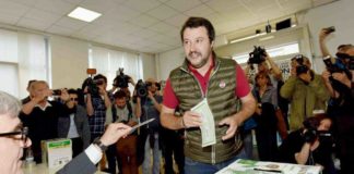 Salvini centra l’obiettivo e resta segretario della Lega salvini-voto