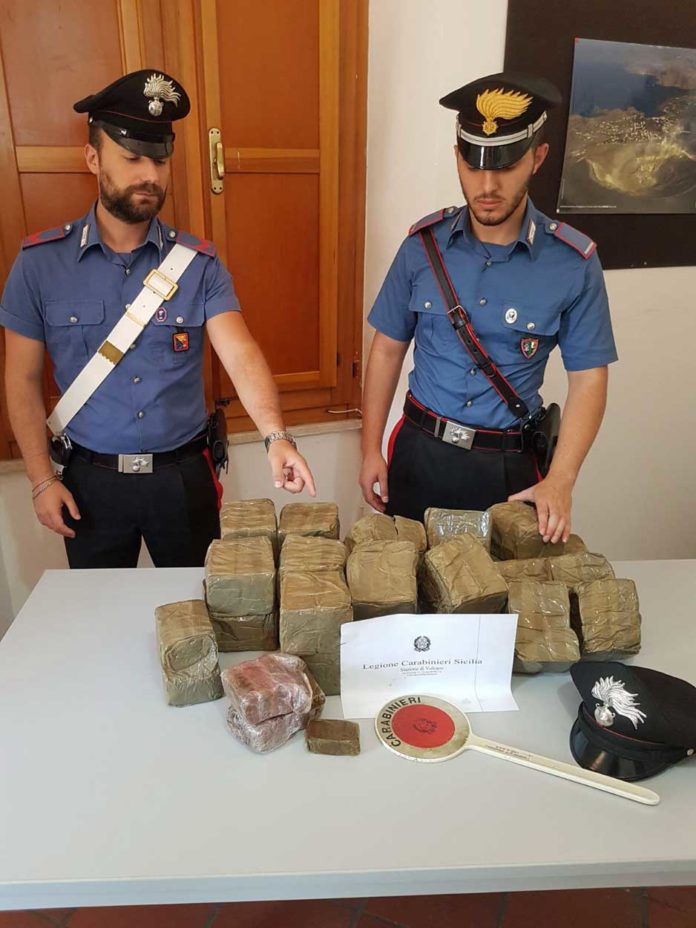 Droga-sequestrata-CC-Milazzo-(002)