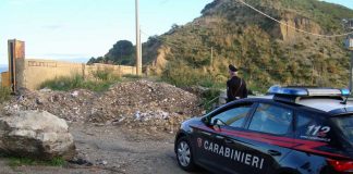 Sorpreso dai Carabinieri mentre getta materiale di risulta con un furgone in zona Portella Arena di Messina Portella-arena
