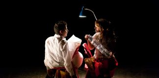 Sabato 2 e domenica 3 dicembre in scena “Due passi sono” della compagnia Carullo-Minasi, fresca vincitrice del Premio dell’Associazione Nazionale Critici di Teatro 2017 due-passi-sono