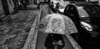 Palazzo dei Leoni, VIA! – 32 immagini scattate da Amburgo a Palermo via_fotografia_di_strada_da_amburgo_a_palermo