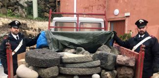 Filicudi (ME): i Carabinieri recuperano numerosi MANUFATTI LAPIDEI antichi ritenuti beni culturali e denunciano sei persone. carabinieri-Eolie