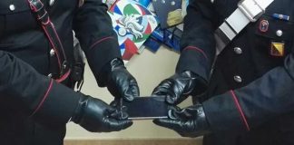 I Carabinieri dell’Aliquota Radiomobile e della Stazione di Santa Lucia del Mela hanno arrestato in flagranza una giovane donna eritrea responsabile di furto del cellulare ad una passante. furto-cellulare