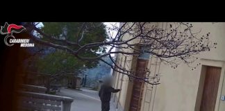 FICARRA (ME): I CARABINIERI ESEGUONO UN PROVVEDIMENTO CAUTELARE INTERDITTIVO A CARICO DI 16 DIPENDENTI DEL COMUNE PER ASSENZE INGIUSTIFICATE DURANTE L’ORARIO DI LAVORO.