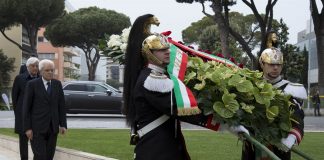 In occasione della Festa del Primo maggio, a Roma: il presidente della Repubblica Mattarella, ha deposto una corona di fiori