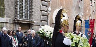 Il presidente della Repubblica Mattarella, ha reso omaggio all’onorevole Moro