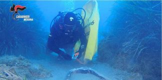 Giardini Naxos: I Carabinieri del Nucleo Subacquei di Messina riportano alla luce un ancora di epoca romana. Foto-recupero-subacqueo