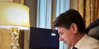 Giuseppe Conte (presidente del Consiglio dei ministri): “Sta per iniziare lo sbarco dei migranti che sono a bordo della nave Diciotti, ancorata nel porto di Trapani”