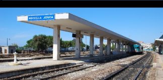 Linea (RFI) Roccella Jonica -Reggio Calabria: incendio nei pressi dei binari