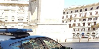 Roma: otto borseggiatori, sorpresi al lavoro