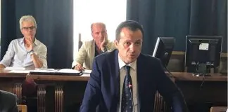 Stasera l’esito del consiglio comunale sarà decisivo per le dimissioni del sindaco De Luca De Luca