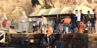 Vulcano (ME): un aliscafo, ha urtato il molo durante una manovra d’attracco