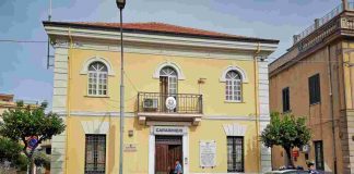 Controlli dei Carabinieri ad una carrozzeria ad Acquedolci (ME): scoperta una discarica abusiva ed arrestato il proprietario per detenzione illegale di munizioni da guerra. CC Acquedolci