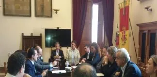 Il sindaco Cateno De Luca ed il vicesindaco Salvatore Mondello, hanno incontrato oggi a Palazzo Zanca, i componenti della Commissione Urbanistica