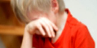 Piacenza: picchiato (e lasciato solo in casa dalla madre), all’età di 8 anni, nel 2012