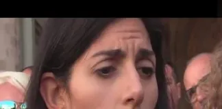 Virginia Raggi (sindaca di Roma), risponde a Corrado Formigli