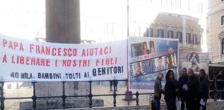 Papa Francesco aiutaci a liberare i nostri figli: 40.000 bambini tolti ai genitori