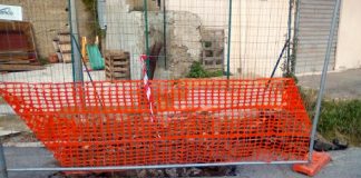 Gabriele Rossellini, membro del M5S nella V^ Circoscrizione di Messina, sulla salita Ogliastri: “Tutta l’arteria, è chiusa da stamane”