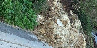 Una frana a Scala Ritiro, ostruisce parzialmente la sede stradale