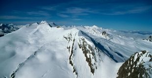 Valle d’Aosta: scontro fra un elicottero e un aereo da turismo