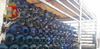 A Ganzirri (ME): la Polizia di Stato, ha sequestrato un mezzo non autorizzato al trasporto di merce pericolosa