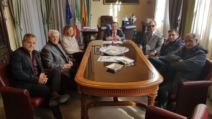 riunione leoni