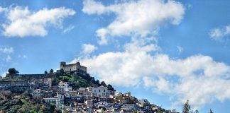 E’ morto a 43 anni, dopo essere scivolato in un burrone