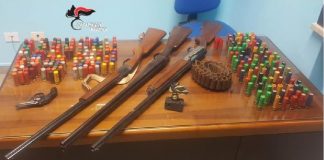 Un 70enne messinese, ha minacciato con un fucile i vicini, proprietari di un negozio di animali