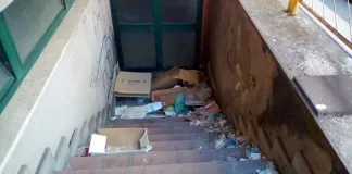 Dimostriamo, attraverso questo articolo, lo stato in cui si trovano le scale poste di fronte all’ingresso del Campo Ex Gil