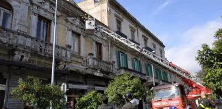 Il titolare del bar Fumia, di via Consolato del Mare a Messina, è stato ferito ad una spalla