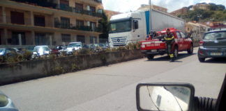 Un incendio, ha interessato stamane lo spartitraffico dell’Annunziata a Messina