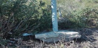 Un palo inclinato, sulla strada statale 113/dir in località Spartà a Messina