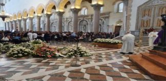 Per l’ultimo saluto alla giovane Martina Carbonaro: oggi pomeriggio, il Duomo di Messina, è stato gremito