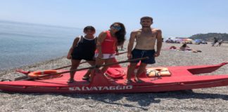 Attimi di paura ieri mattina sulla spiaggia di Santa Margherita a Messina, dove una bagnante non riusciva a tornare a riva
