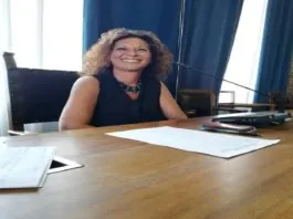 Otto consiglieri comunali, in una nota congiunta, chiedono che la rappresentante del M5S, Cristina Cannistrà, rassegni le sue dimissioni da presidente della VII^ Commissione