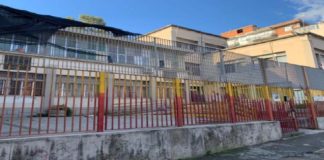 Nella seduta del 3 Luglio della 4a Commissione consiliare è stato trattato quale OdG, su proposta dello stesso Coordinatore di Commissione Cons. Franco Laimo, la problematica dell’Emergenza Abitativa delle ex suole Ugo Foscolo di Via Palermo e Pietro Donato del Villaggio Paradiso, di Messina