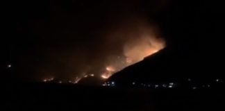 E’ ancora attivo, l’incendio che si è sviluppato venerdì scorso a Stromboli